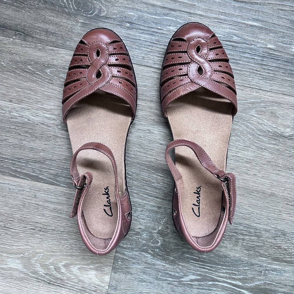 Mom shoes by CLARKS